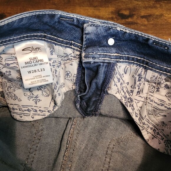 Silver Jeans Sz 28 Suki Mid Capri Super Stretch Tummy Control Medium Light Wash - Picture 6 of 14
